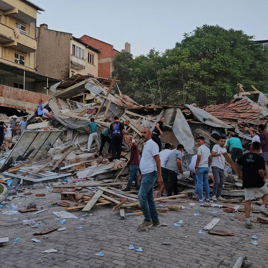 6.1 earthquake hits Turkey's Balikesir province, killing 1 and collapsing buildings